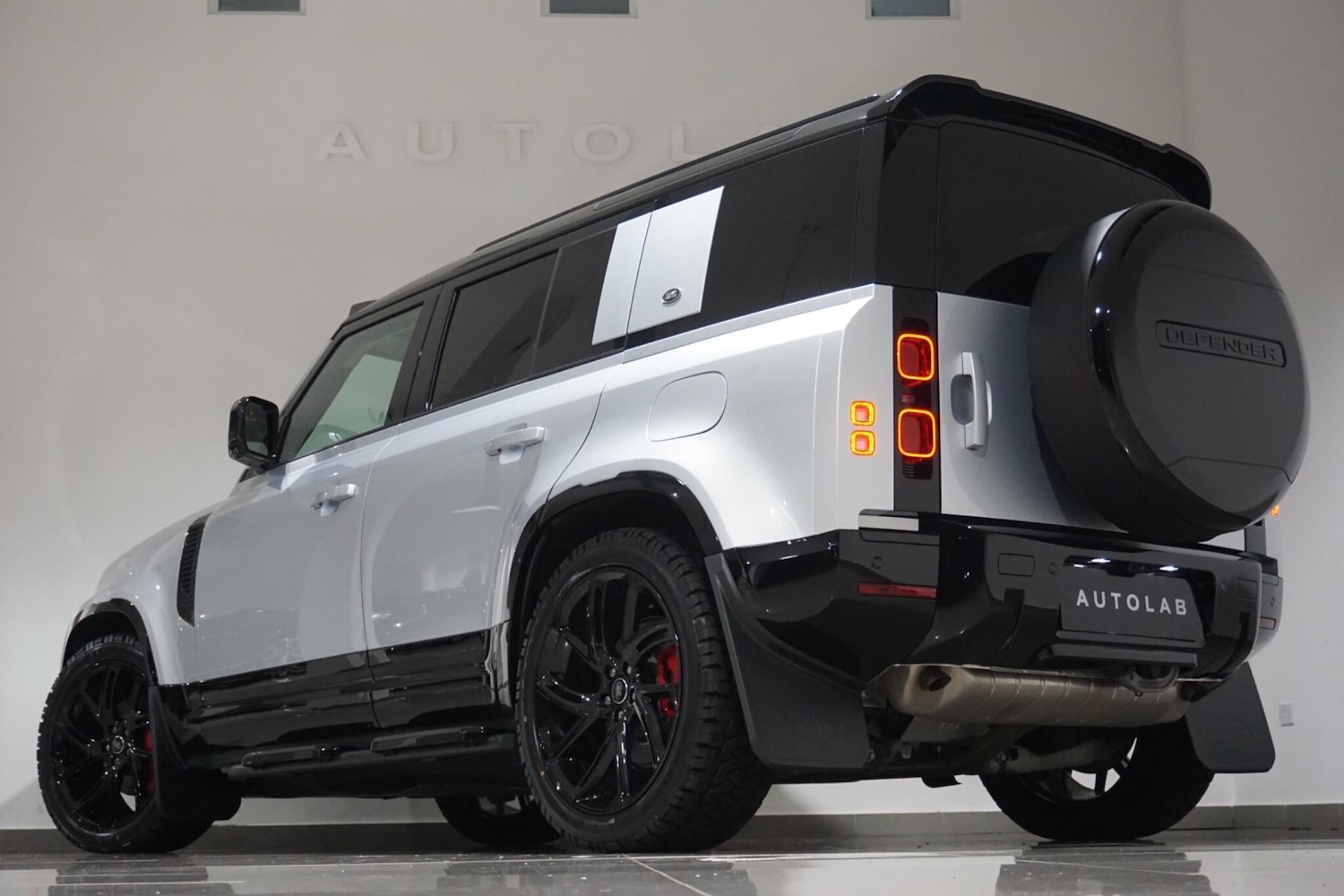 Used Land Rover Defender 110 for sale - 76476489: Photo 38