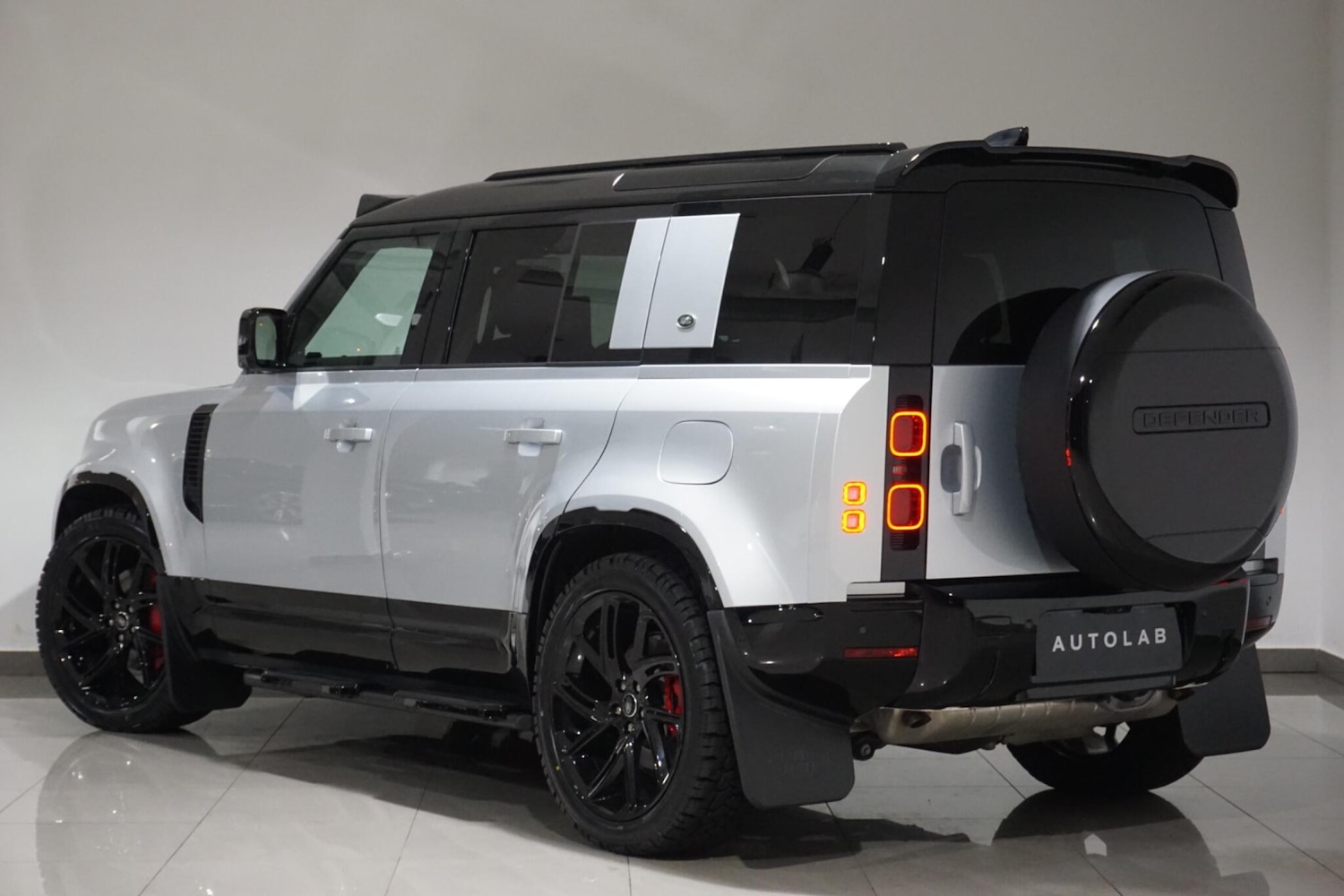 Used Land Rover Defender 110 for sale - 76476489: Photo 42