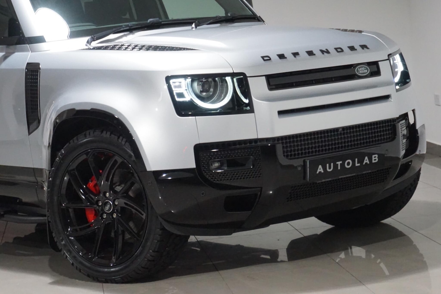 Used Land Rover Defender 110 for sale - 76476489: Photo 43