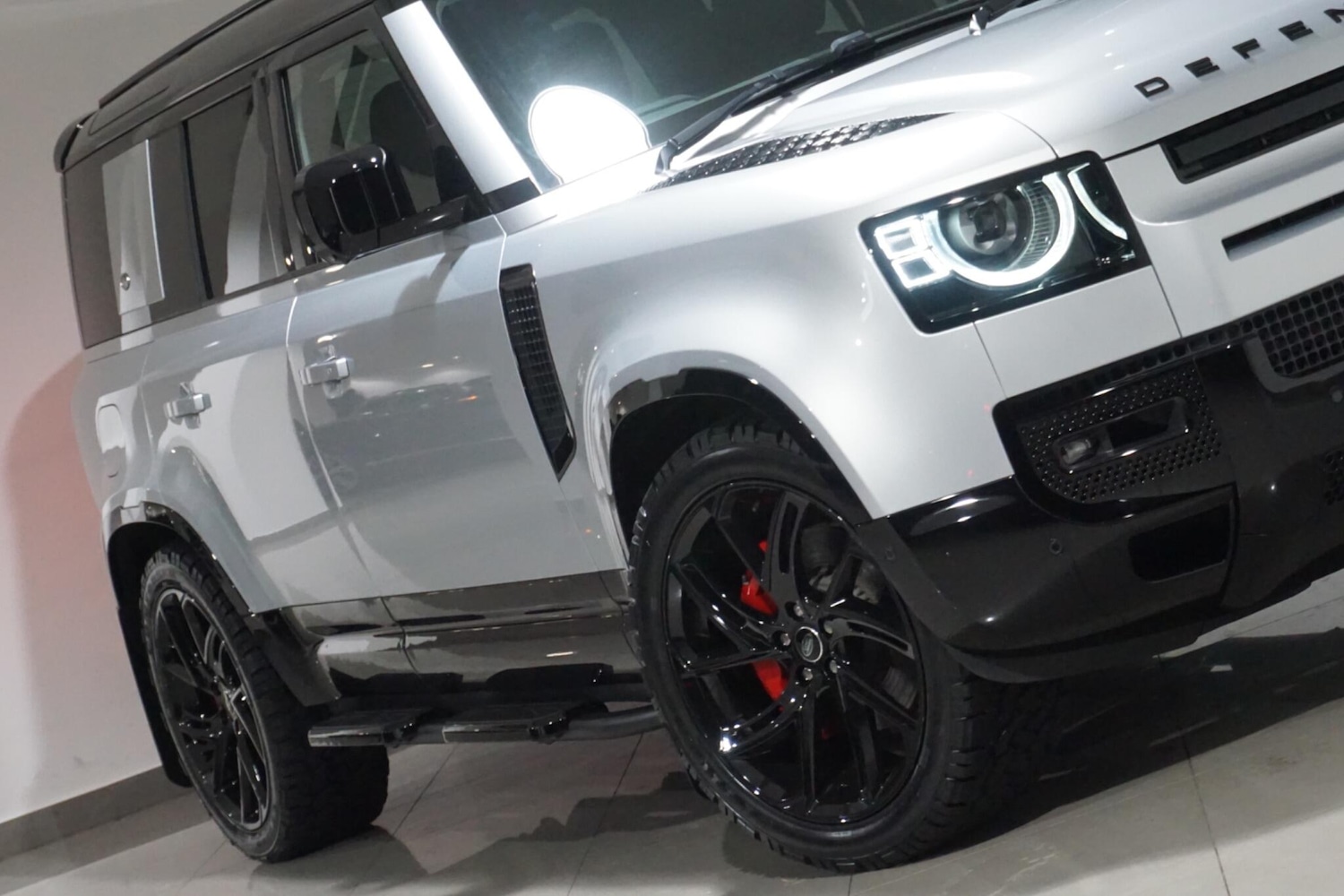 Used Land Rover Defender 110 for sale - 76476489: Photo 45