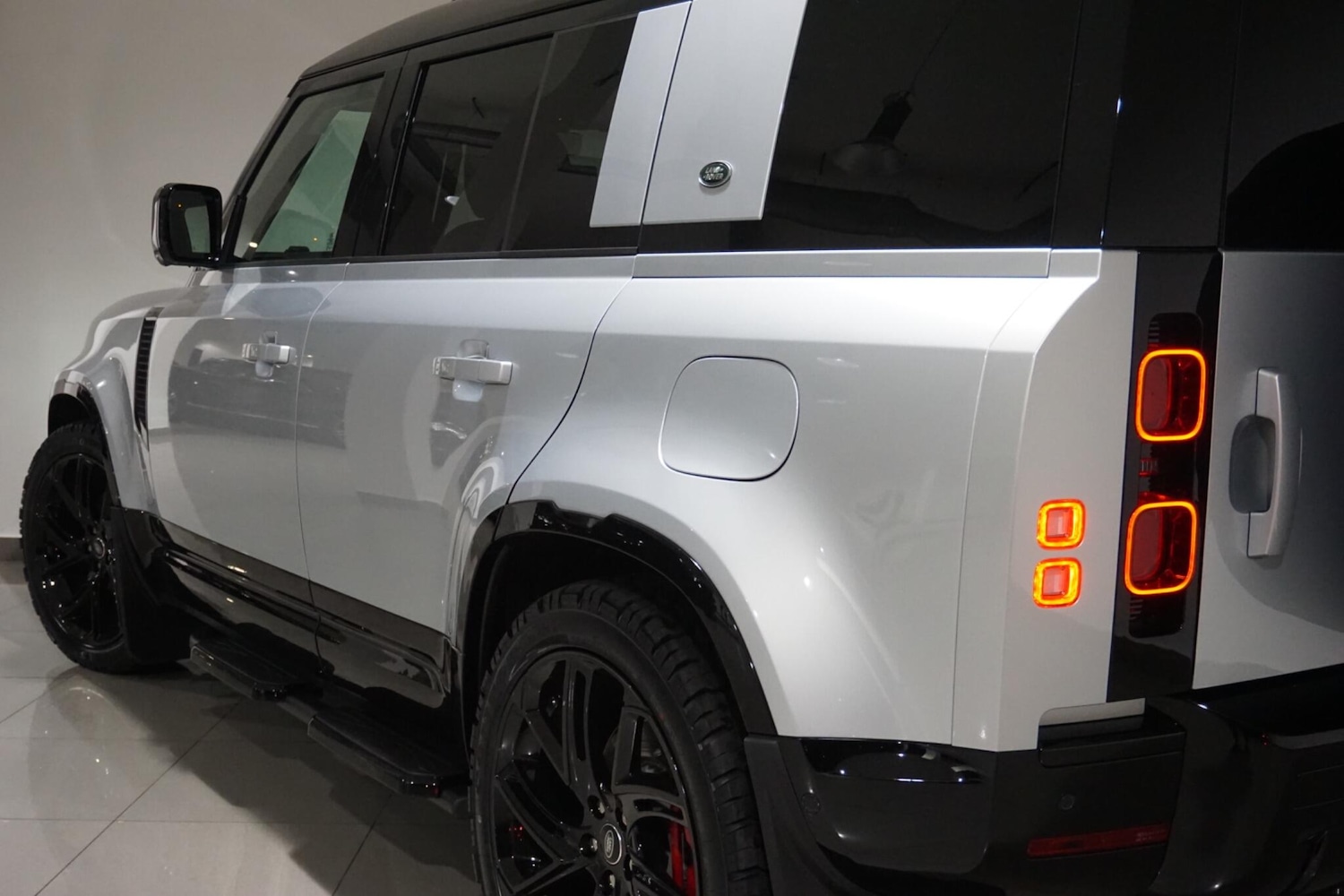 Used Land Rover Defender 110 for sale - 76476489: Photo 54