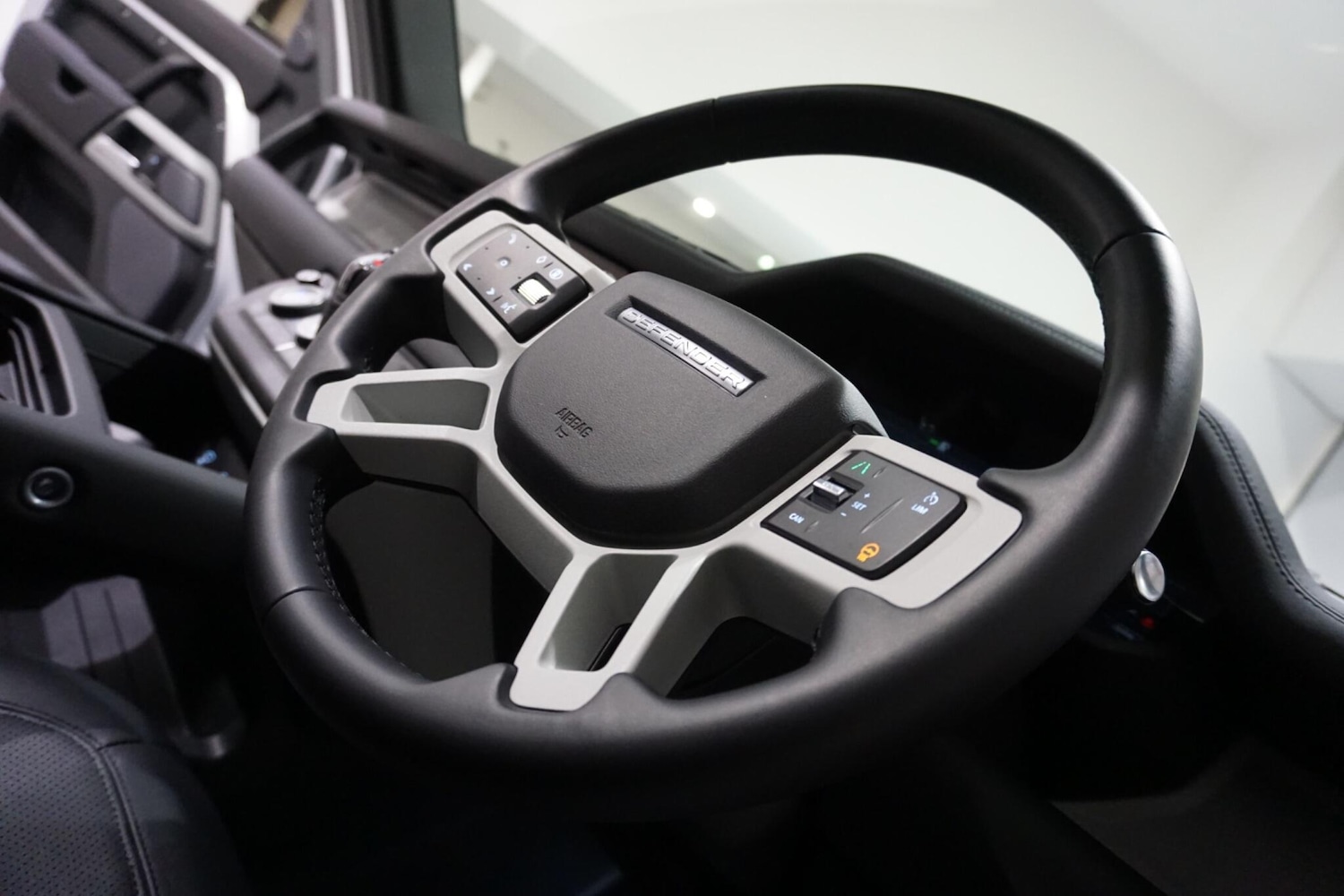 Used Land Rover Defender 110 for sale - 76476489: Photo 60