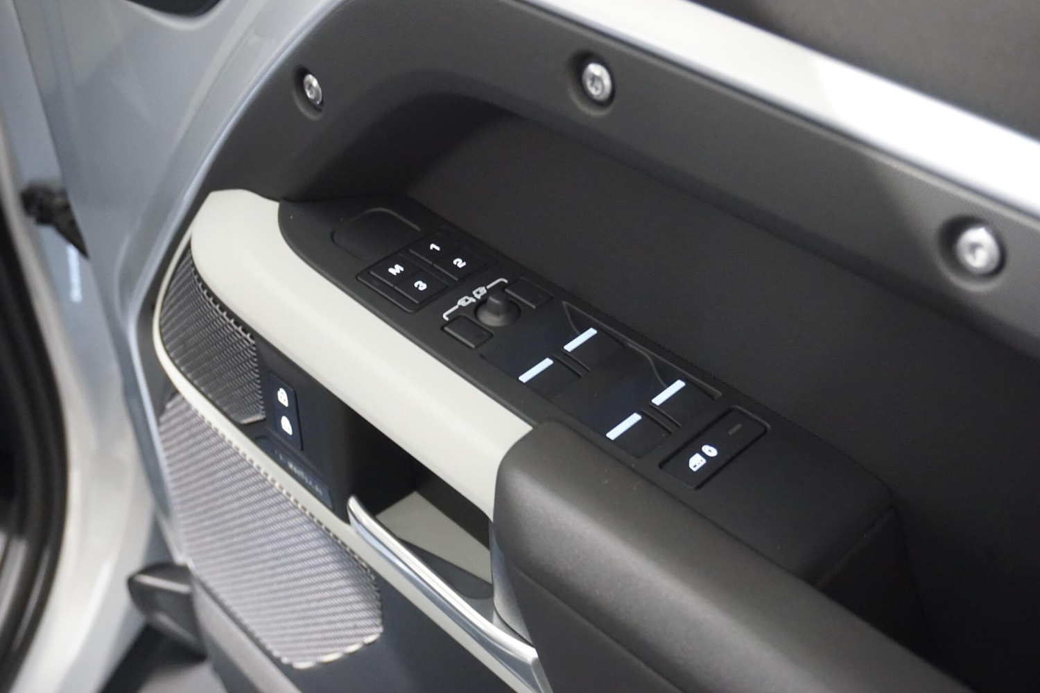 Used Land Rover Defender 110 for sale - 76476489: Photo 68