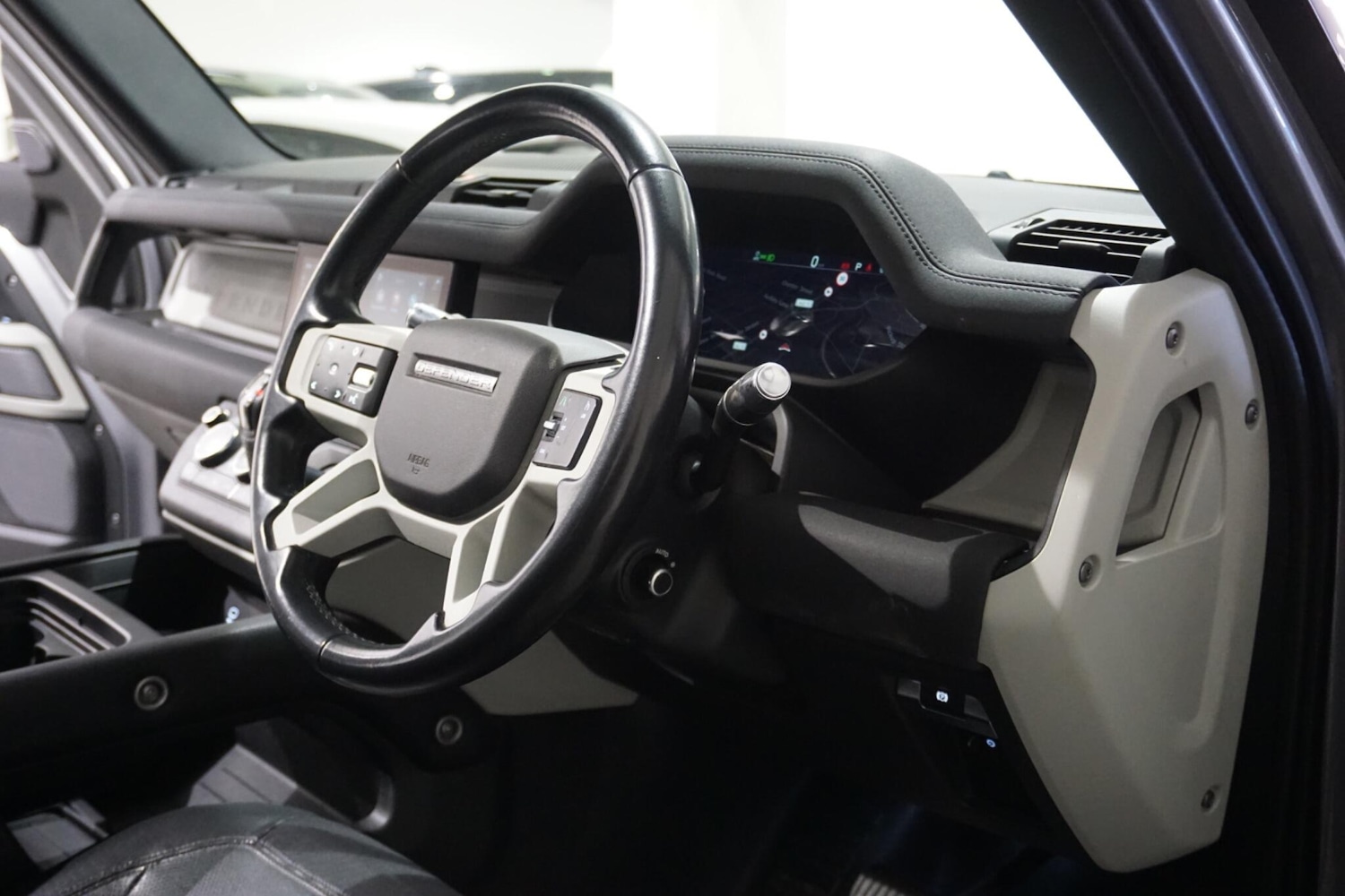 Used Land Rover Defender 110 for sale - 76997542: Photo 14