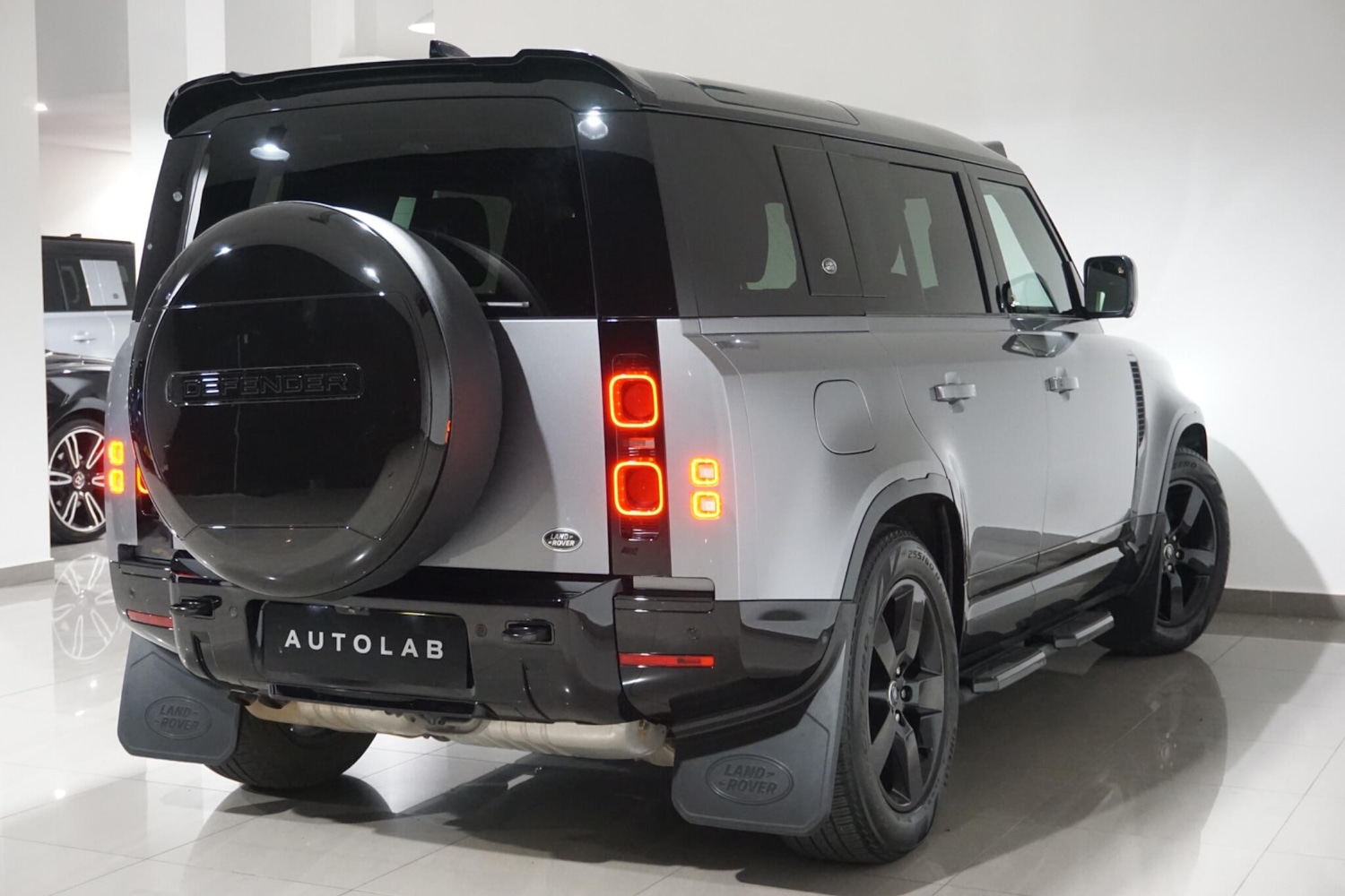 Used Land Rover Defender 110 for sale - 76997542: Photo 22