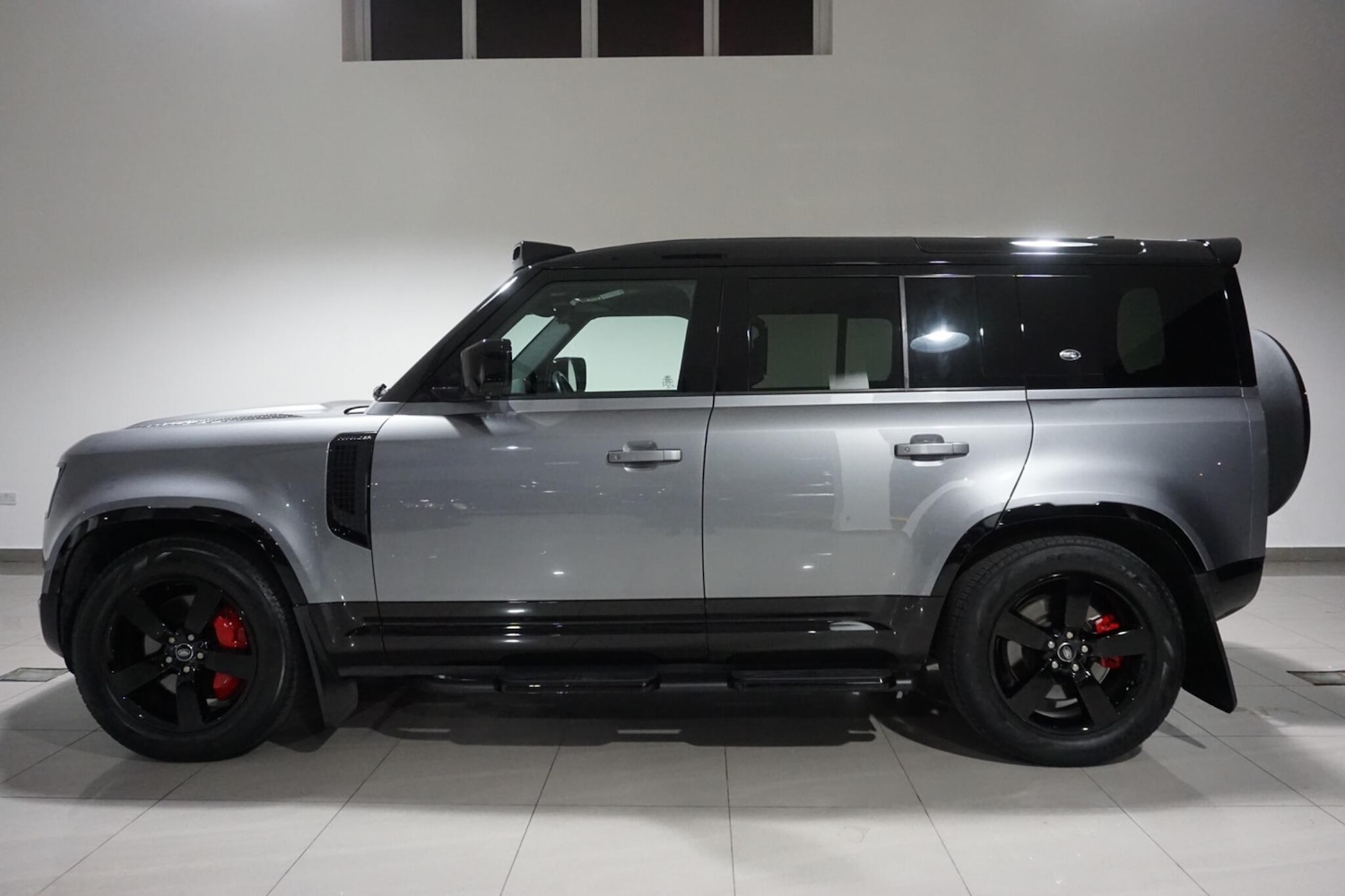 Used Land Rover Defender 110 for sale - 76997542: Photo 34