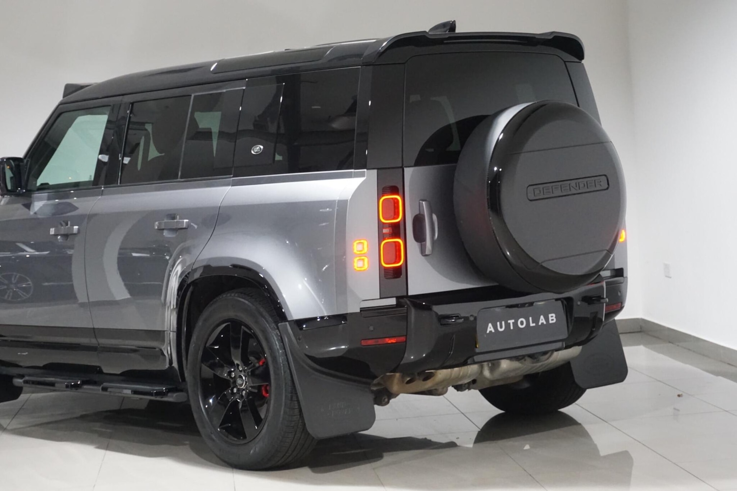 Used Land Rover Defender 110 for sale - 76997542: Photo 41