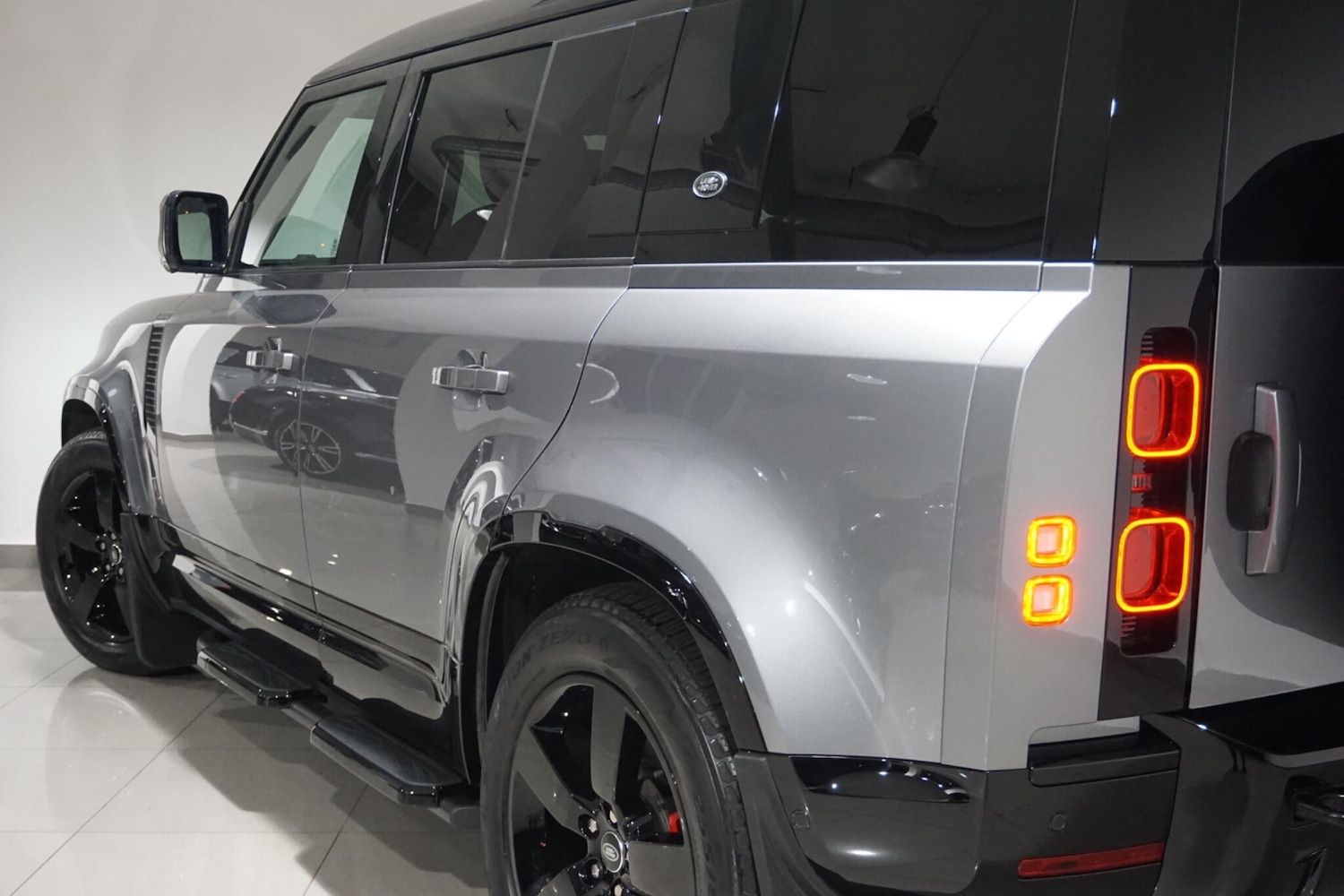 Used Land Rover Defender 110 for sale - 76997542: Photo 51