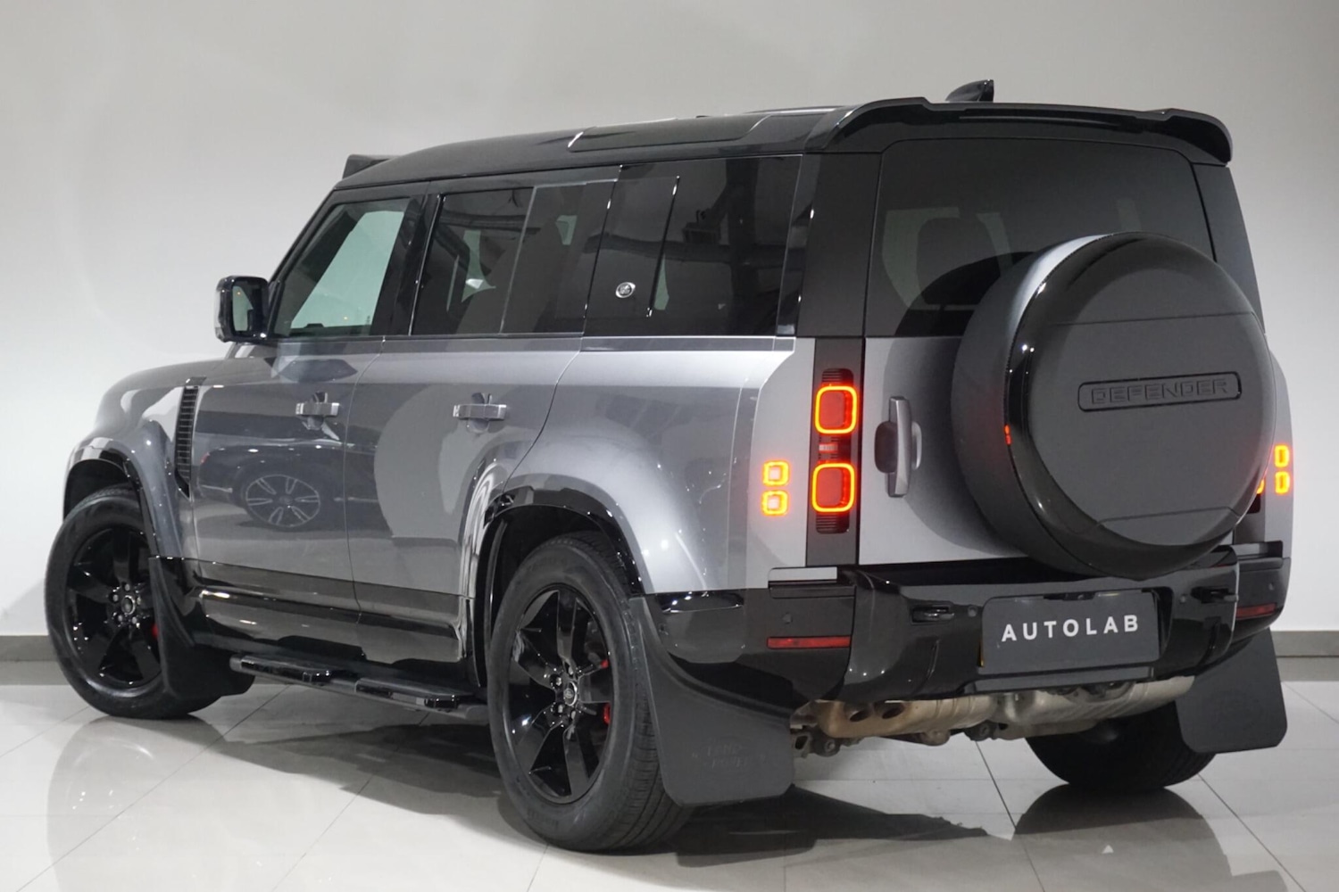 Used Land Rover Defender 110 for sale - 76997542: Photo 6