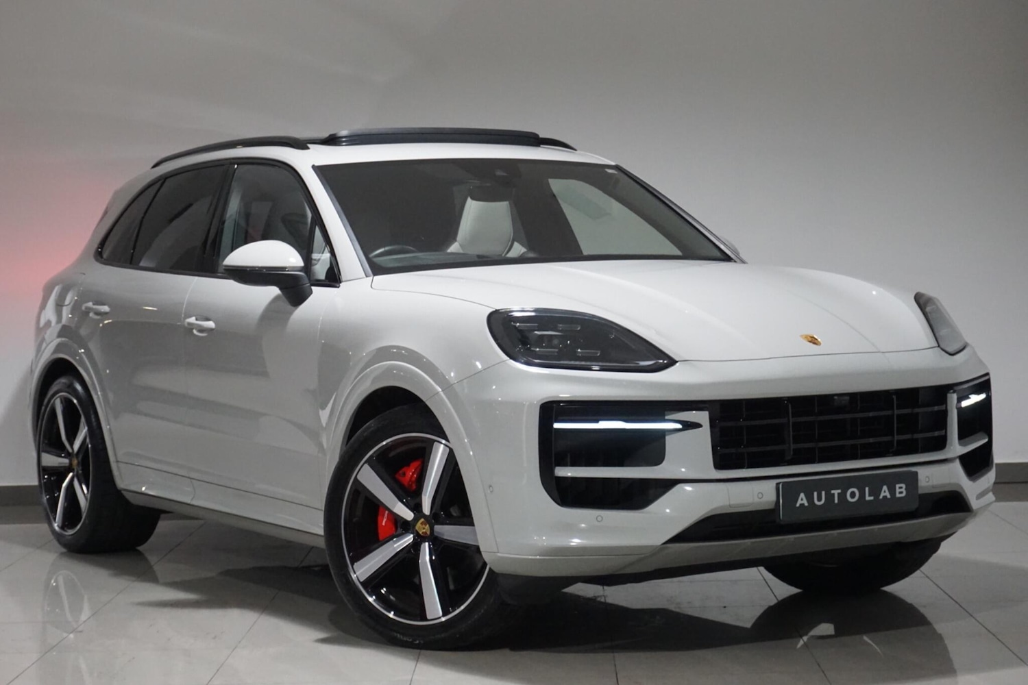 Used Porsche Cayenne 2023 for sale - 76012645: Photo 1
