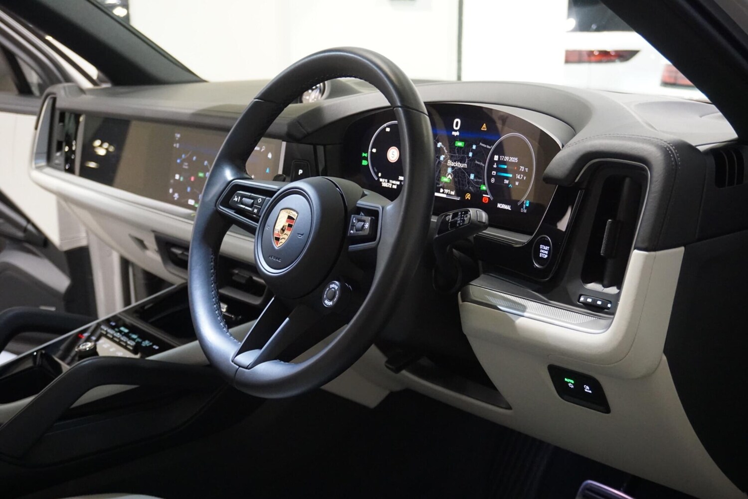 Used Porsche Cayenne 2023 for sale - 76012645: Photo 10