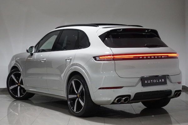 Used Porsche Cayenne 2023 for sale - 76012645: Photo 3