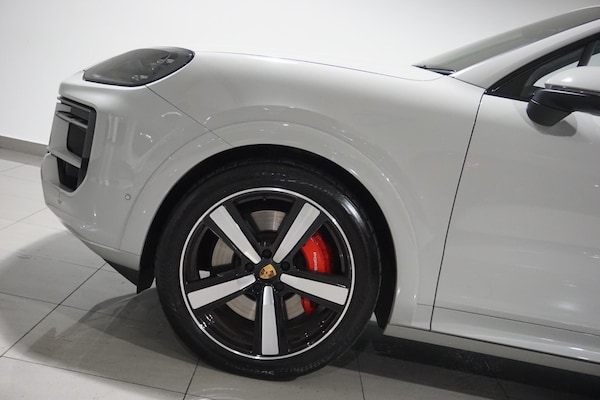 Used Porsche Cayenne 2023 for sale - 76012645: Photo 45