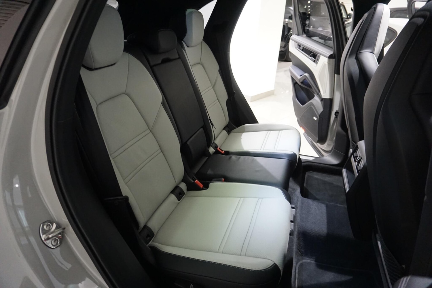 Used Porsche Cayenne 2023 for sale - 76012645: Photo 52