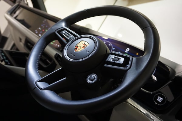 Used Porsche Cayenne 2023 for sale - 76012645: Photo 54