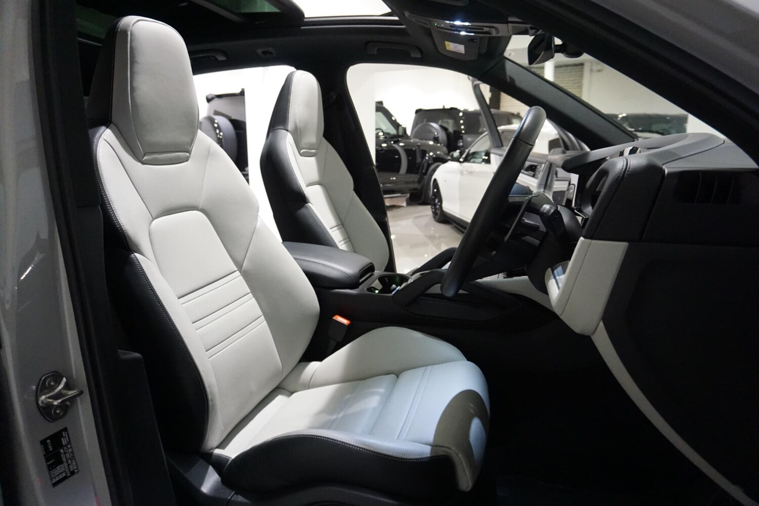 Used Porsche Cayenne 2023 for sale - 76012645: Photo 9