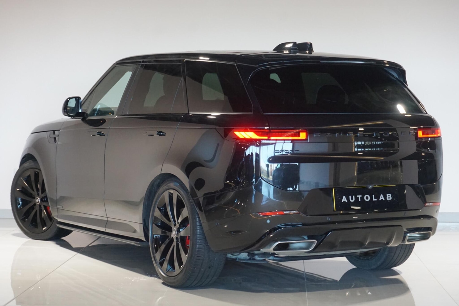 Used Land Rover Range Rover Sport 2024 for sale - 77940396: Photo 6