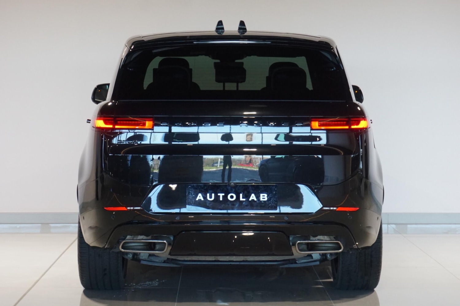 Used Land Rover Range Rover Sport 2024 for sale - 77940396: Photo 8