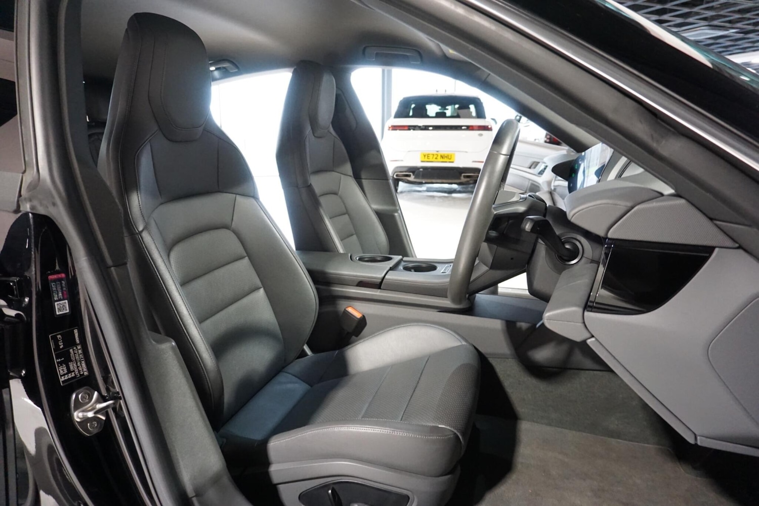 Used Porsche Taycan 2021 for sale - 77155389: Photo 11