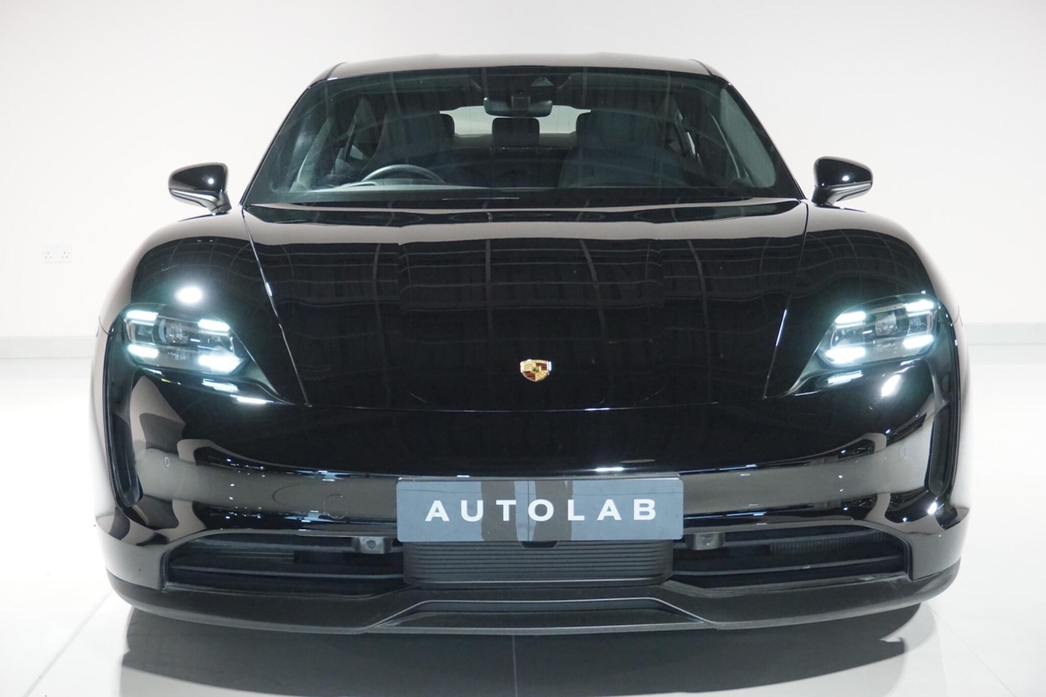 Used Porsche Taycan 2021 for sale - 77155389: Photo 19