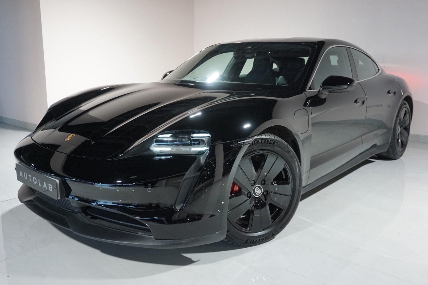 Used Porsche Taycan 2021 for sale - 77155389: Photo 20