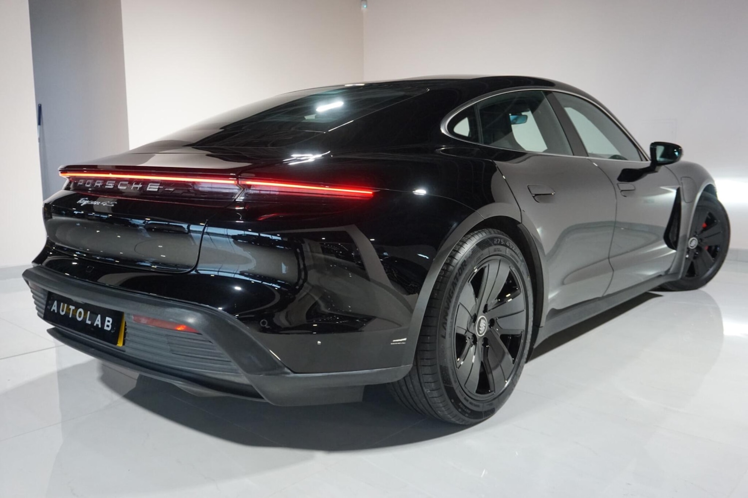 Used Porsche Taycan 2021 for sale - 77155389: Photo 23