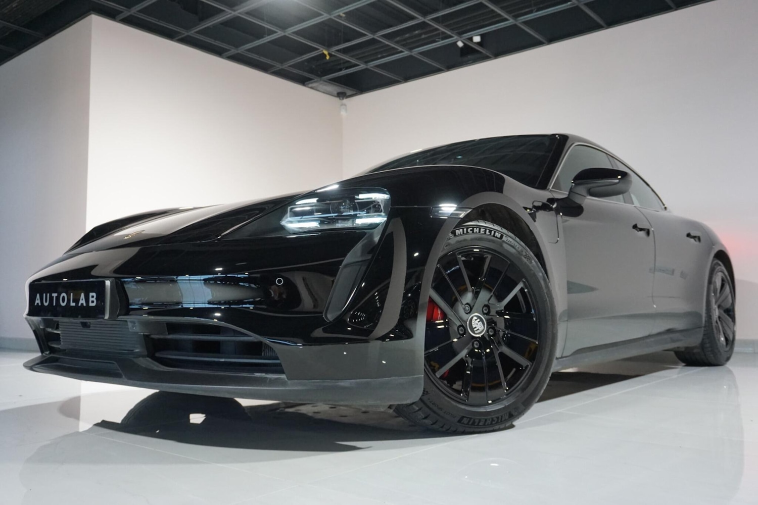 Used Porsche Taycan 2021 for sale - 77155389: Photo 26