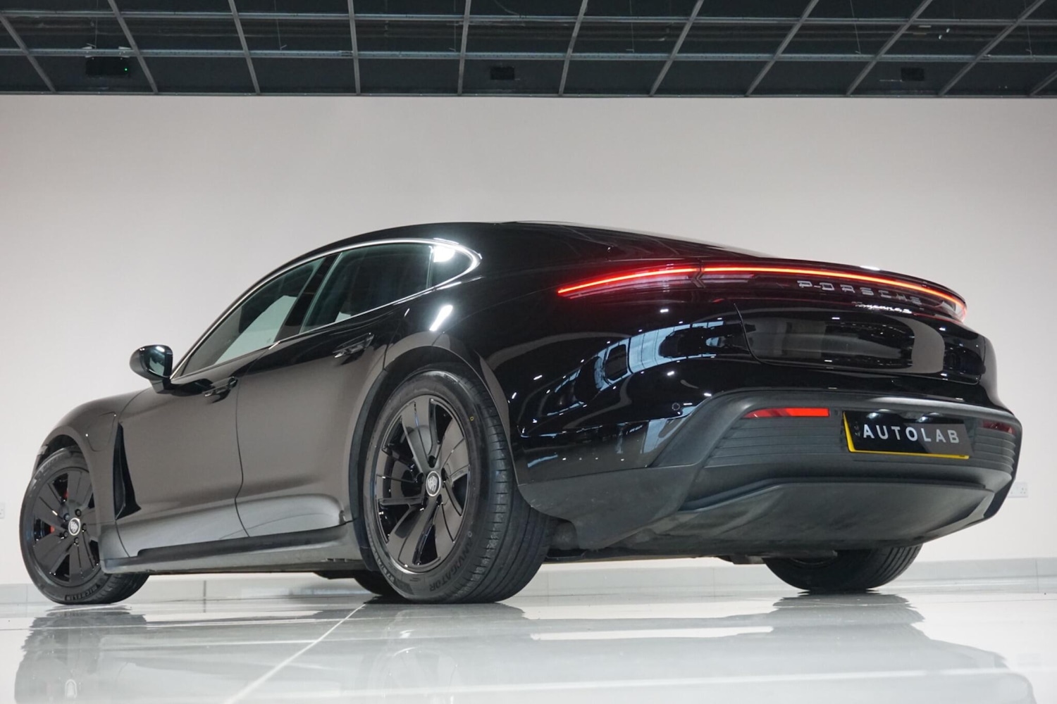 Used Porsche Taycan 2021 for sale - 77155389: Photo 30