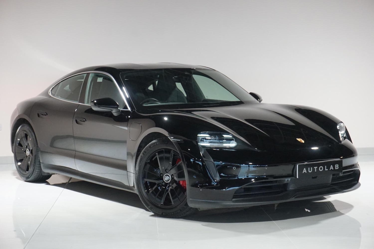 Used Porsche Taycan 2021 for sale - 77155389: Photo 33