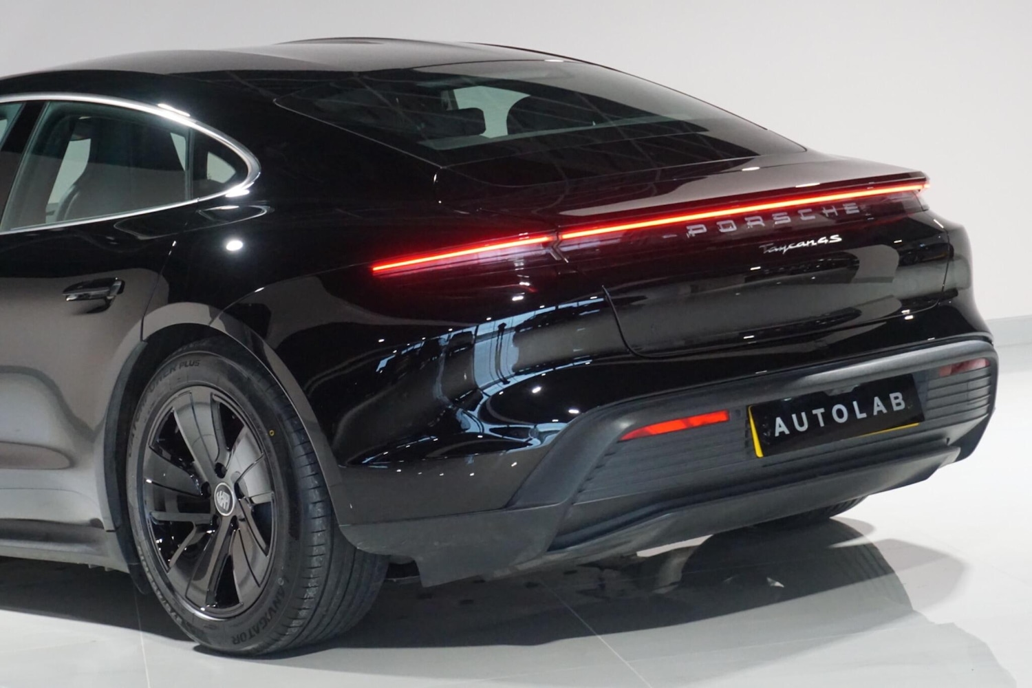 Used Porsche Taycan 2021 for sale - 77155389: Photo 36