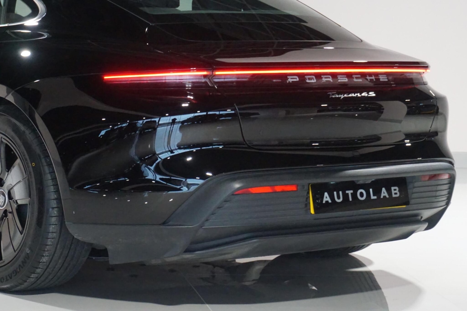 Used Porsche Taycan 2021 for sale - 77155389: Photo 40