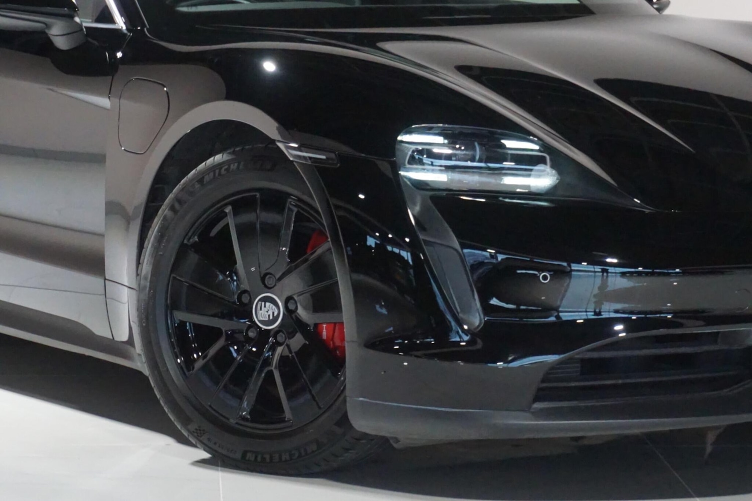 Used Porsche Taycan 2021 for sale - 77155389: Photo 41