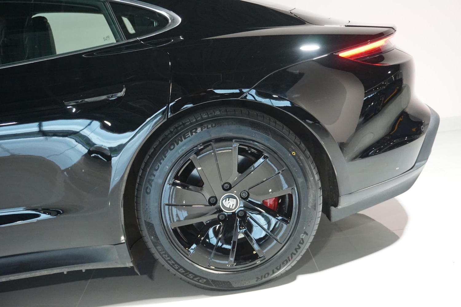 Used Porsche Taycan 2021 for sale - 77155389: Photo 44