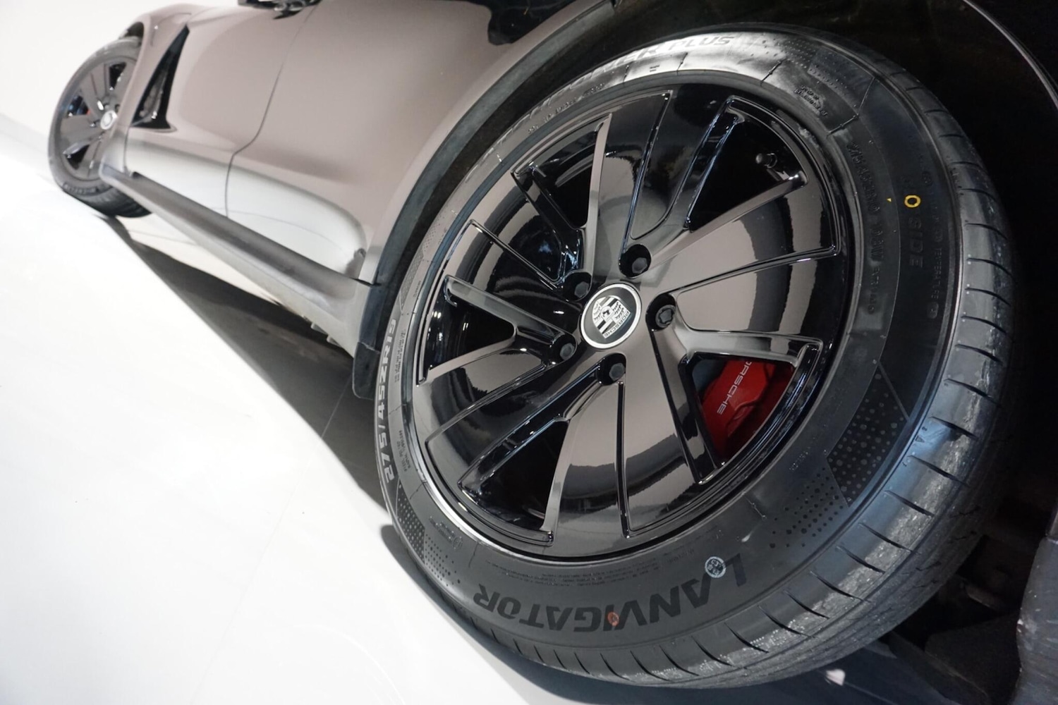 Used Porsche Taycan 2021 for sale - 77155389: Photo 47