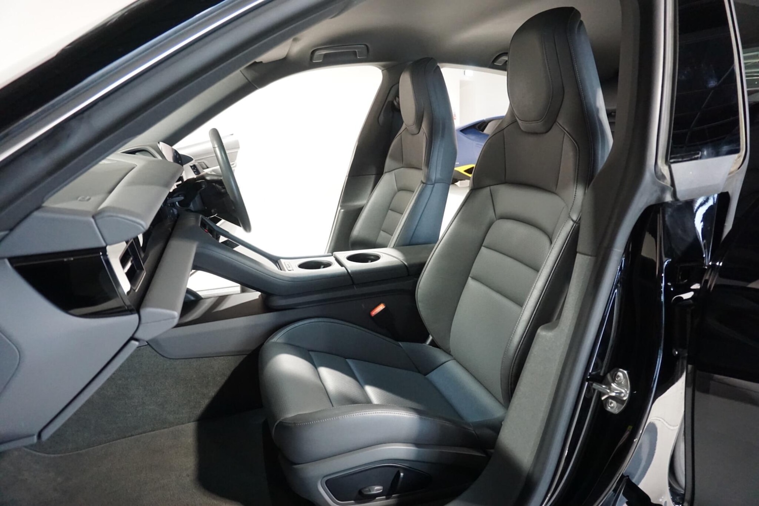 Used Porsche Taycan 2021 for sale - 77155389: Photo 48