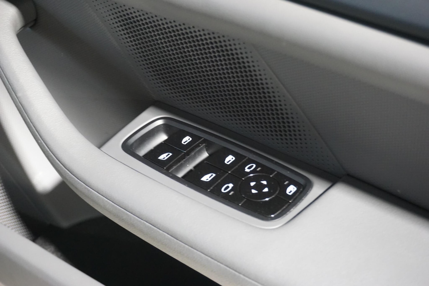 Used Porsche Taycan 2021 for sale - 77155389: Photo 62