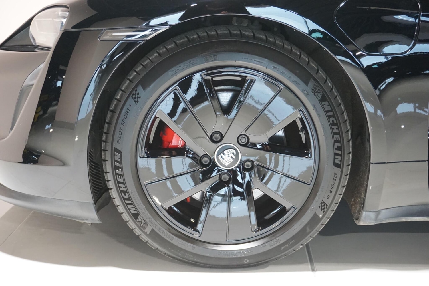 Used Porsche Taycan 2021 for sale - 77155389: Photo 68