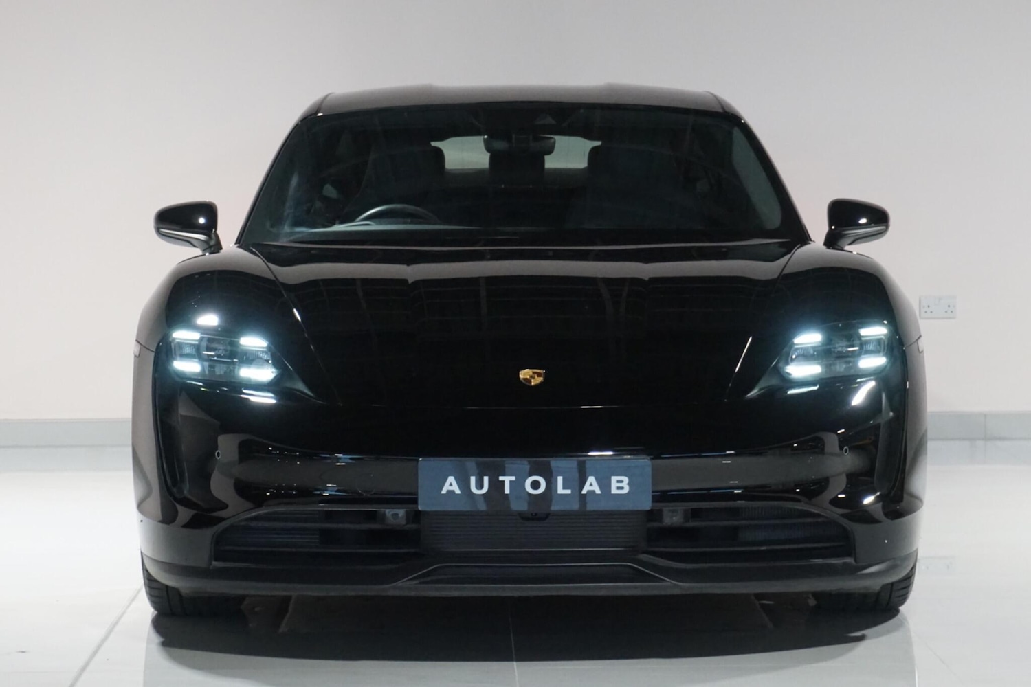 Used Porsche Taycan 2021 for sale - 77155389: Photo 7