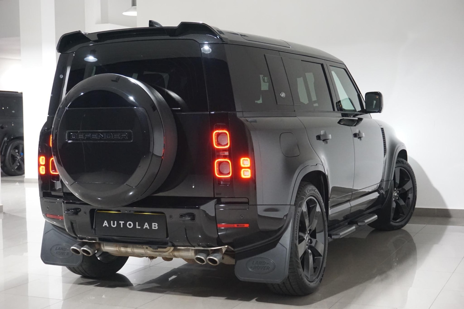 Used Land Rover Defender 110 for sale - 76996251: Photo 26