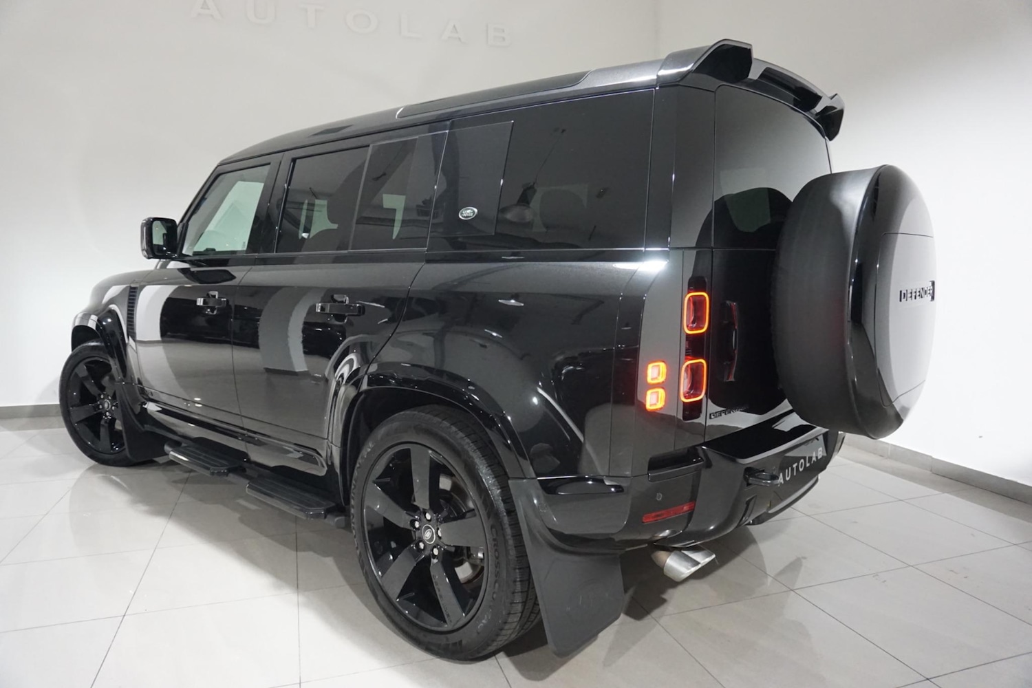 Used Land Rover Defender 110 for sale - 76996251: Photo 30