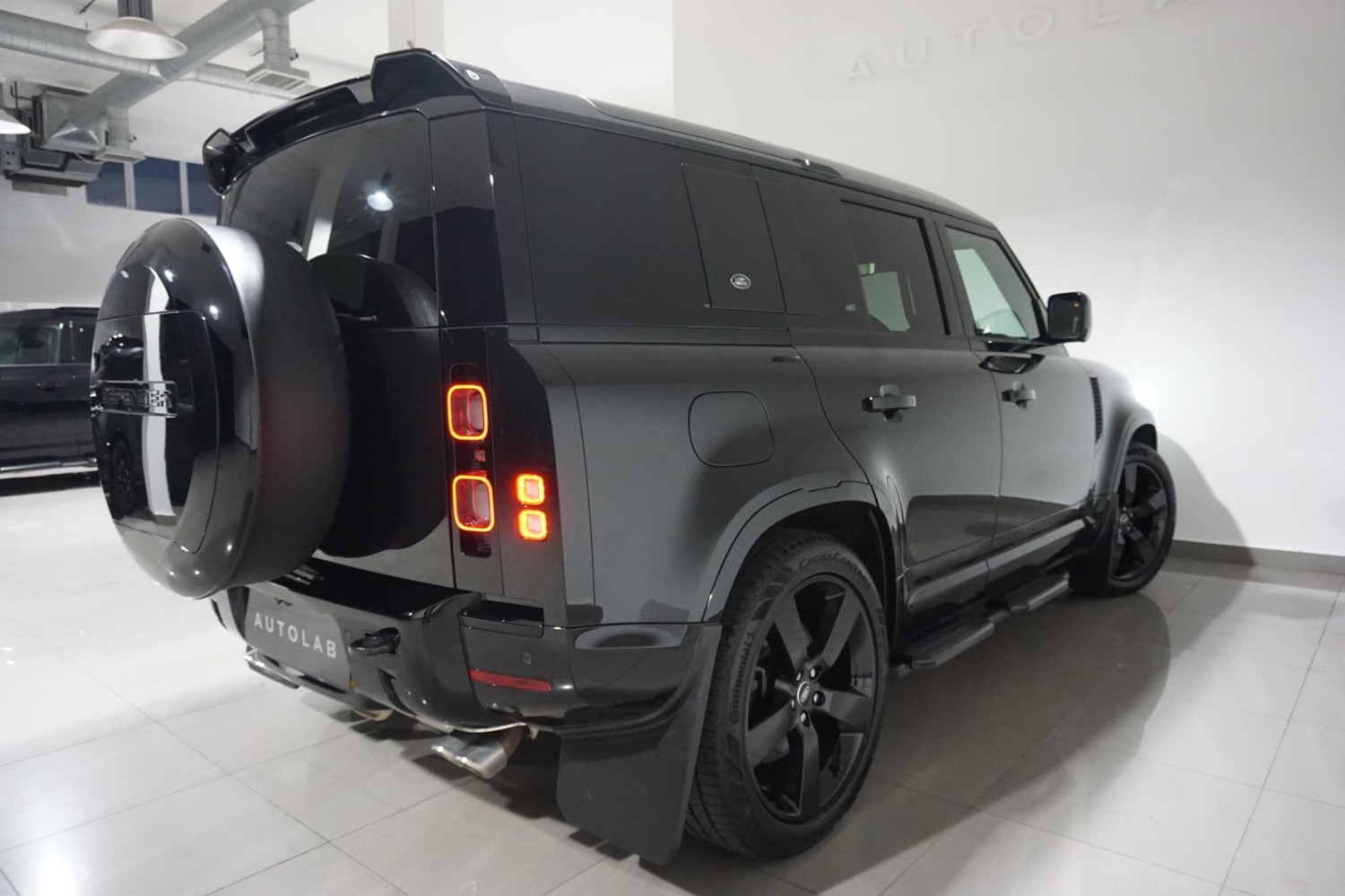 Used Land Rover Defender 110 for sale - 76996251: Photo 32