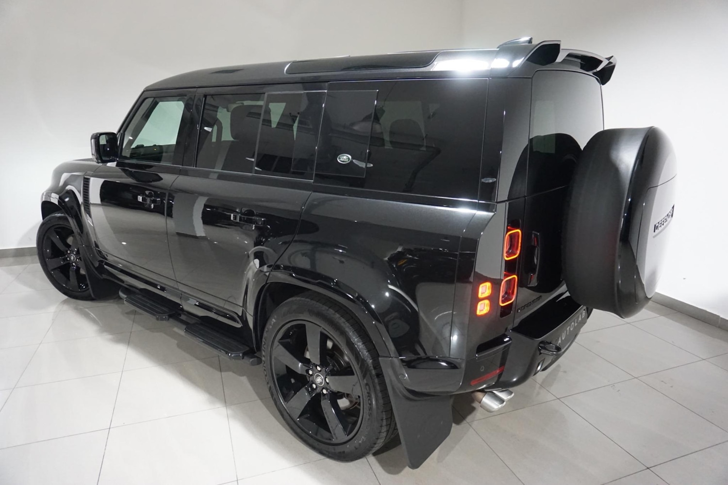 Used Land Rover Defender 110 for sale - 76996251: Photo 41