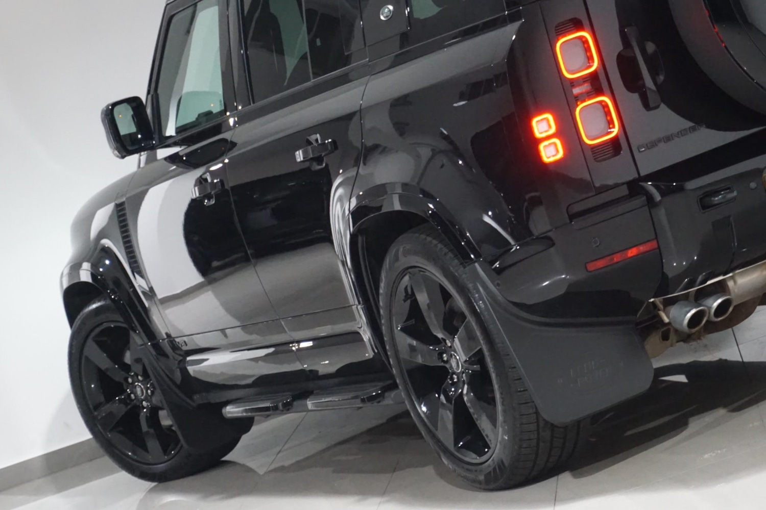 Used Land Rover Defender 110 for sale - 76996251: Photo 47