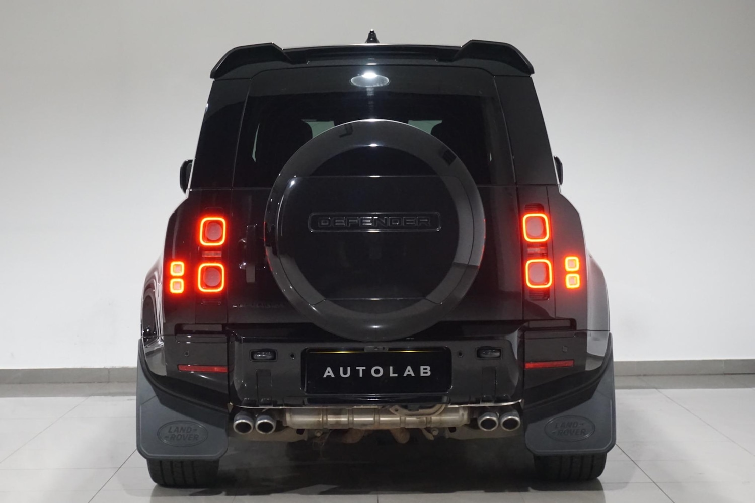 Used Land Rover Defender 110 for sale - 76996251: Photo 8