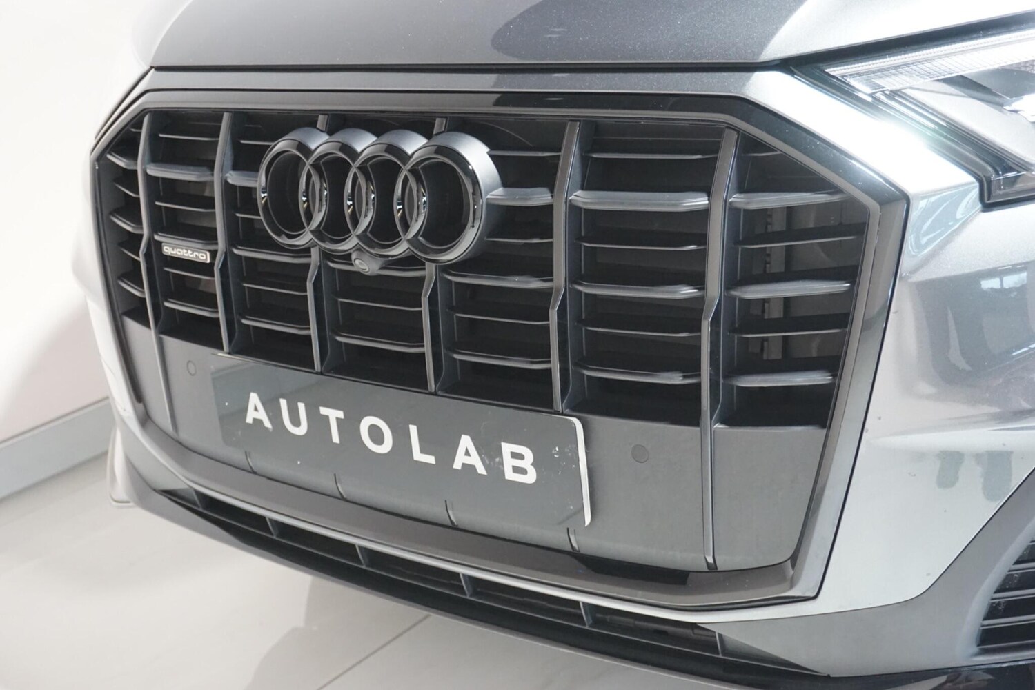 Used Audi Q7 for sale - 77825106: Photo 77