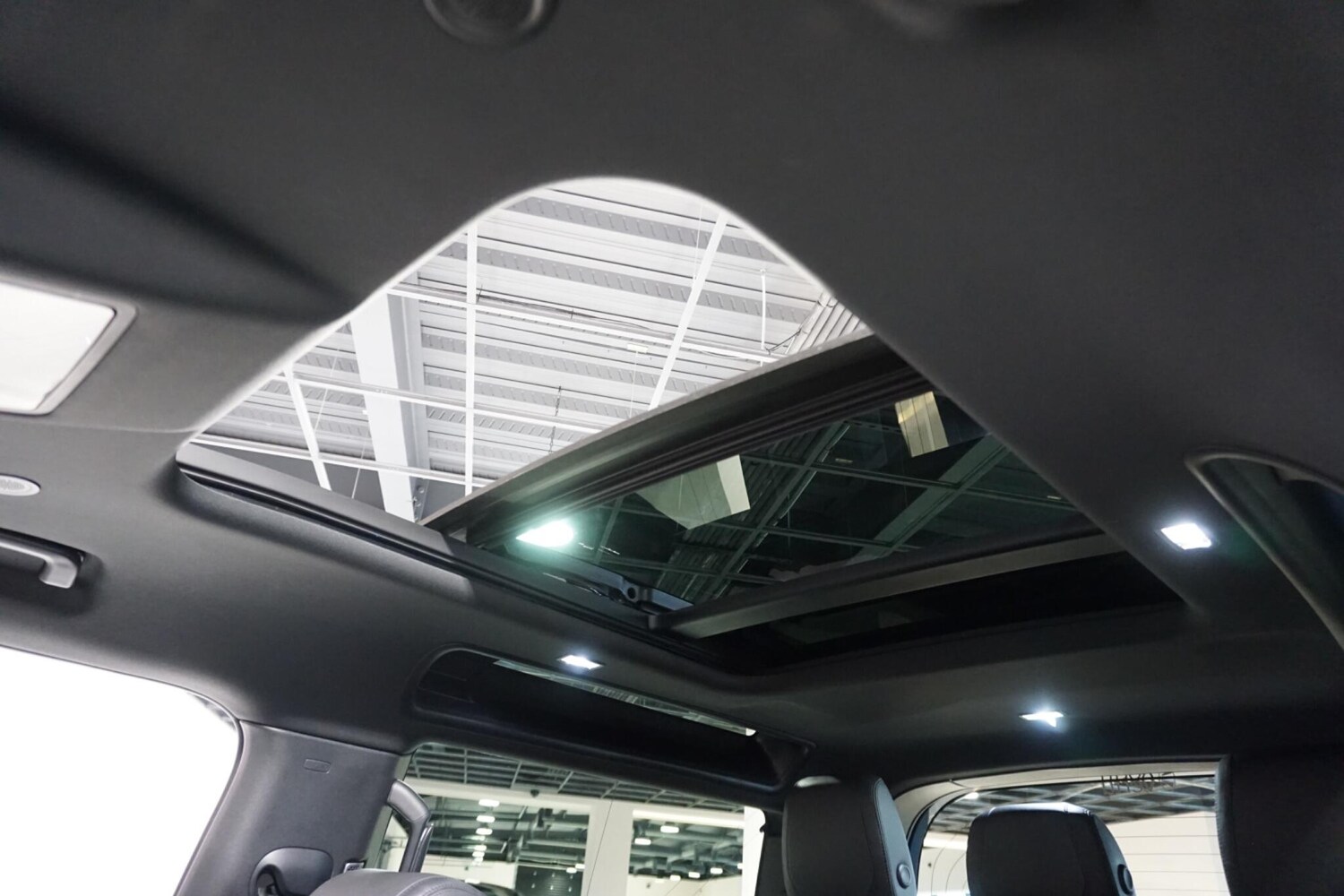 Used Land Rover Defender 90 for sale - 78115763: Photo 11