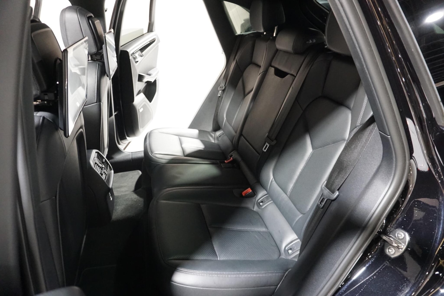 Used Porsche Macan 2023 for sale - 78006515: Photo 15