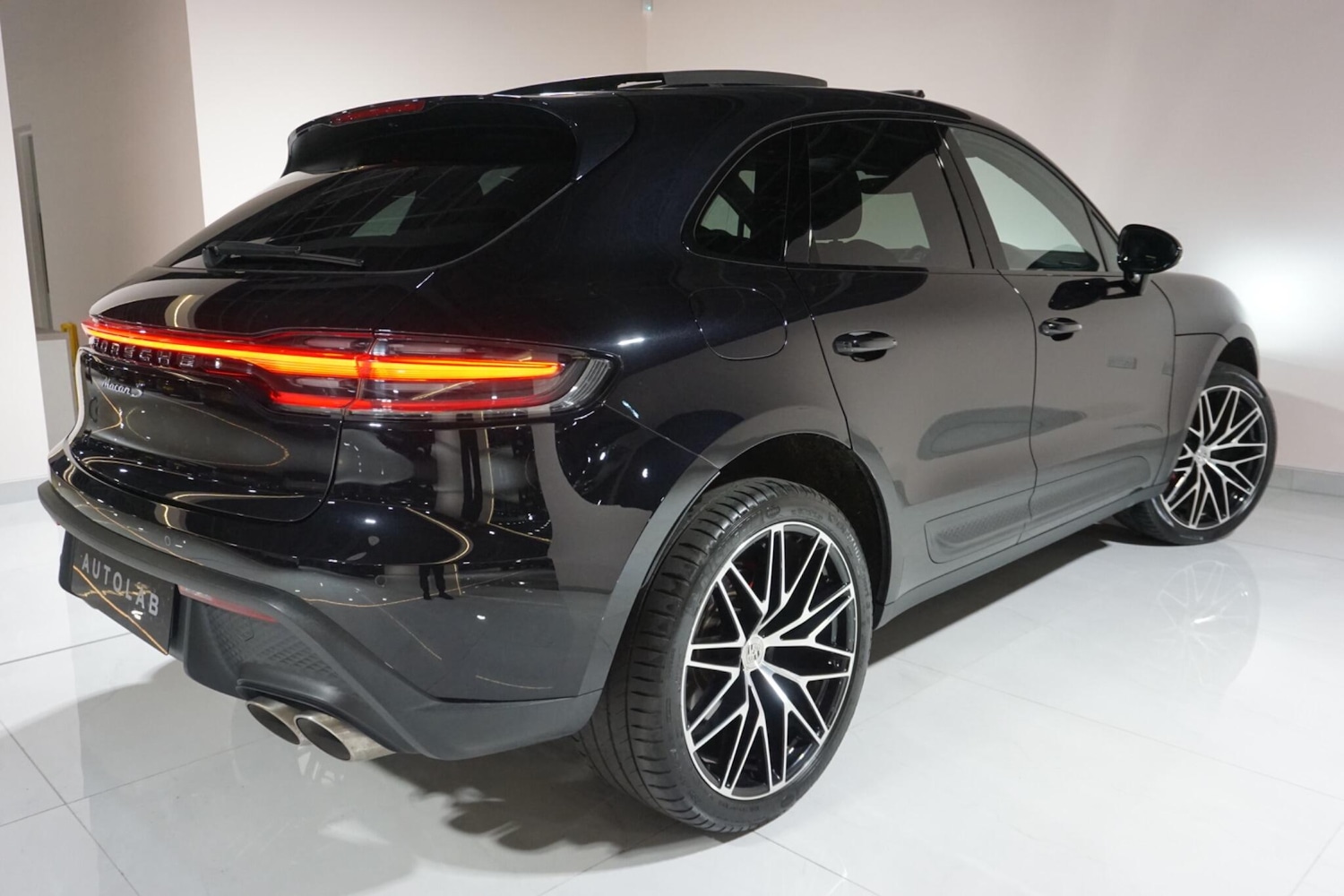 Used Porsche Macan 2023 for sale - 78006515: Photo 27