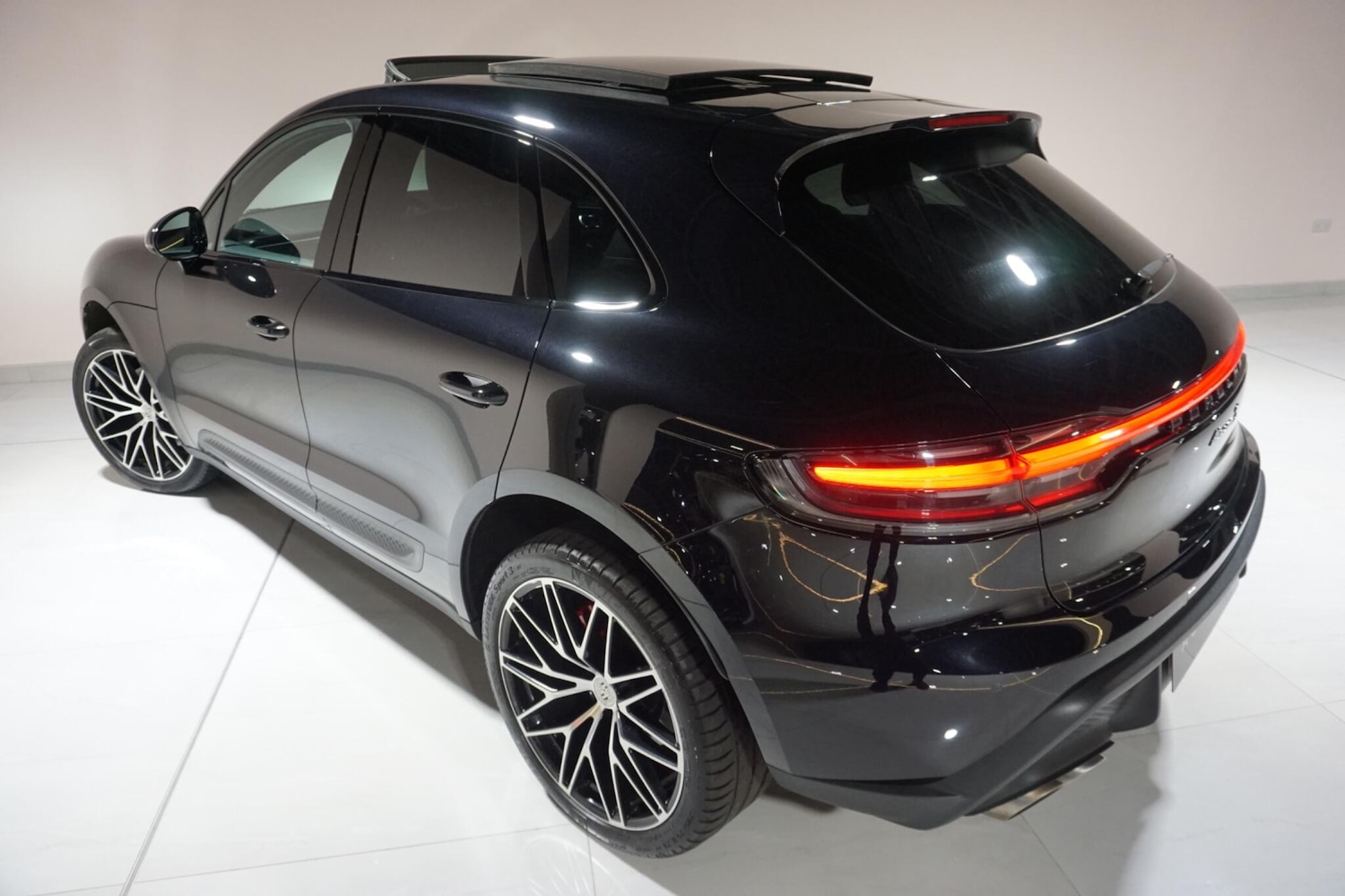 Used Porsche Macan 2023 for sale - 78006515: Photo 36