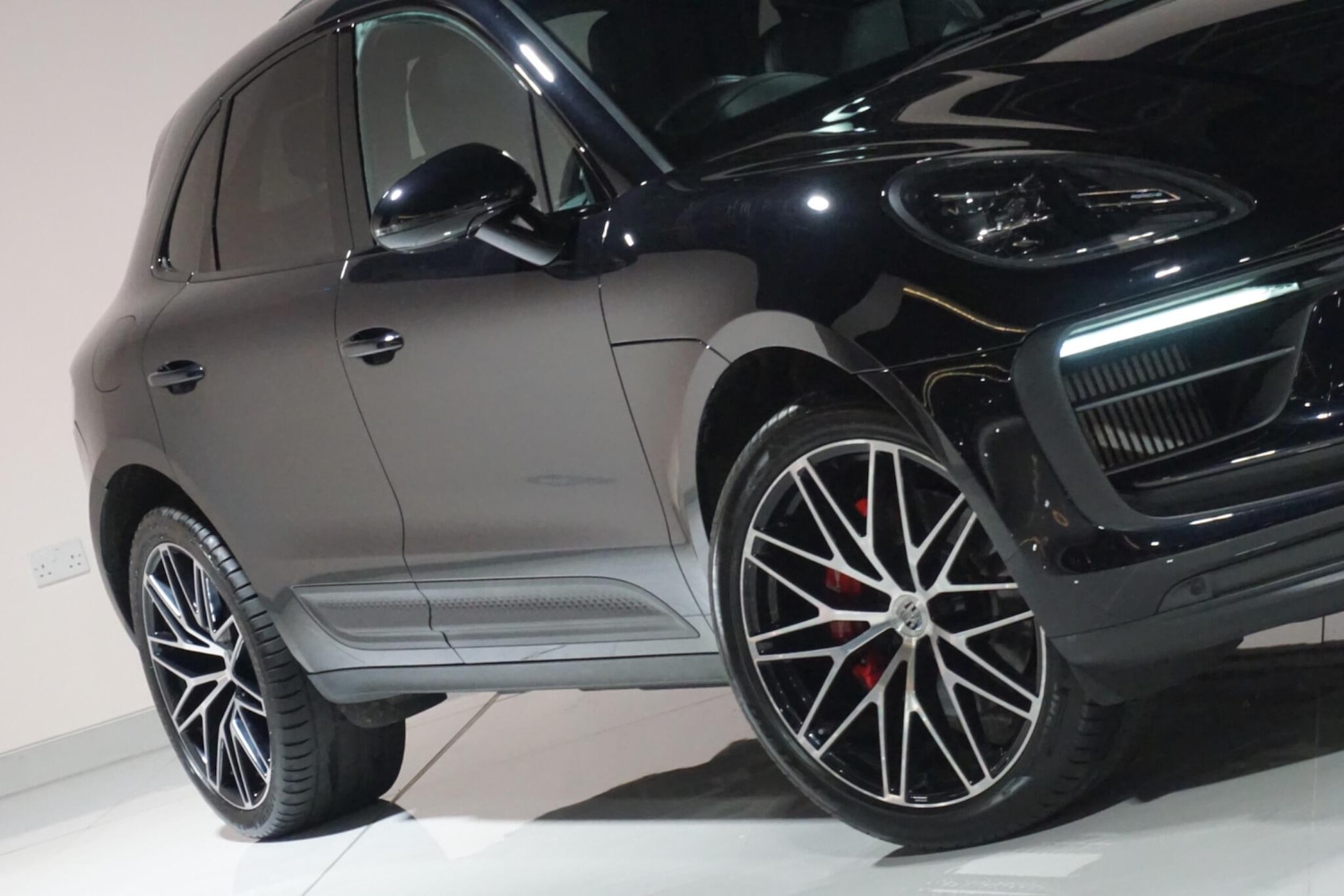 Used Porsche Macan 2023 for sale - 78006515: Photo 41